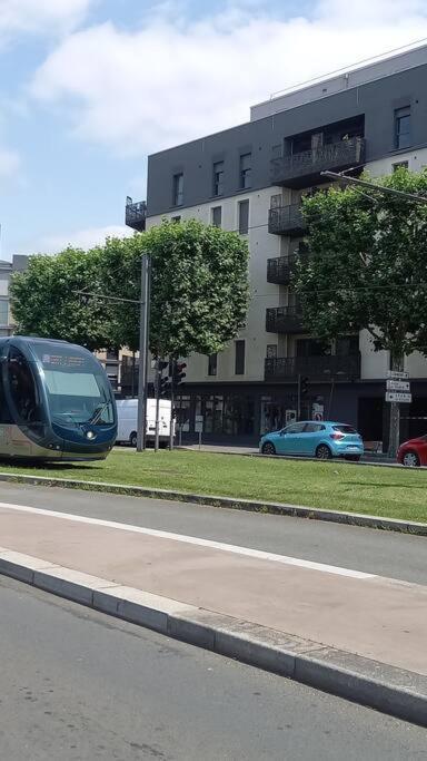 T2 Cosy Bordeaux - Tram & Parking Apartment Сенон Екстериор снимка