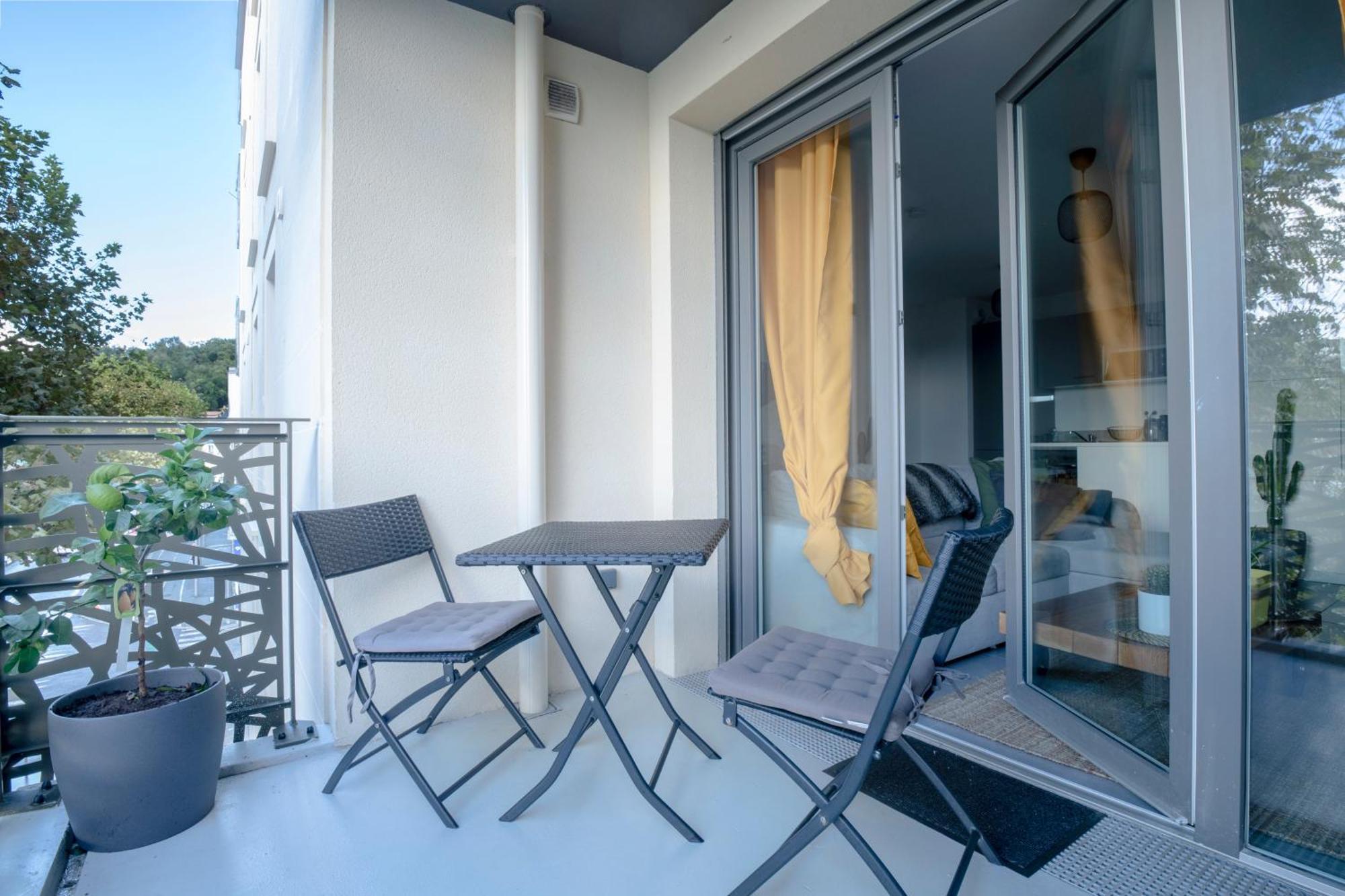 T2 Cosy Bordeaux - Tram & Parking Apartment Сенон Екстериор снимка