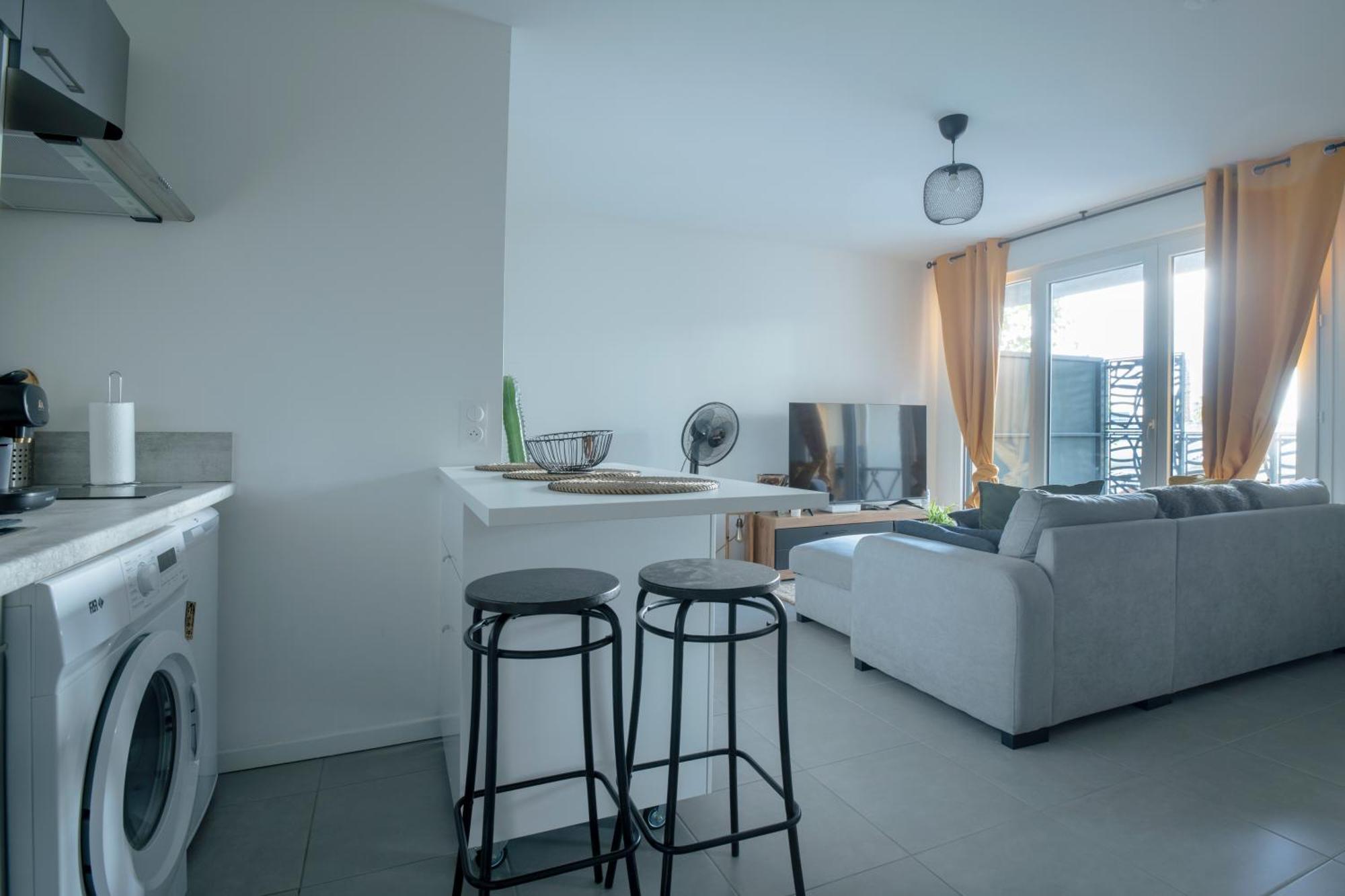 T2 Cosy Bordeaux - Tram & Parking Apartment Сенон Екстериор снимка